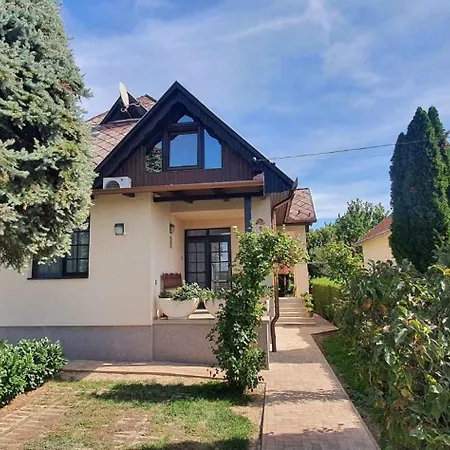 In - Balaton 18987 Apartman *